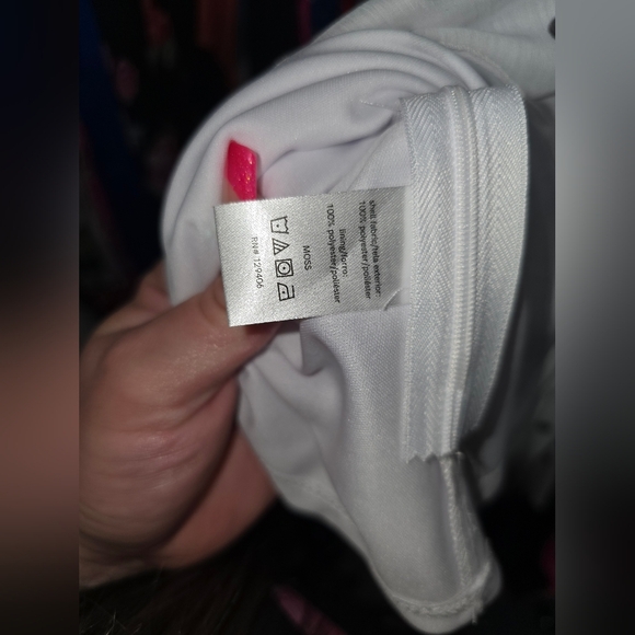 🍂🍁NWOT VENUS POLKA DOT COLD SHOULDER TOP White & Black Top SIZE 20 - Picture 6 of 7